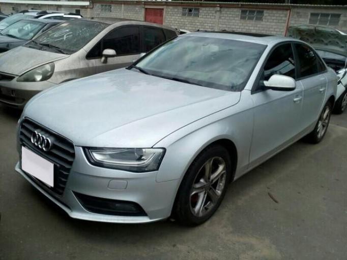 LOTE 003 AUDI A4 TFSI Launch Edition S Tronic