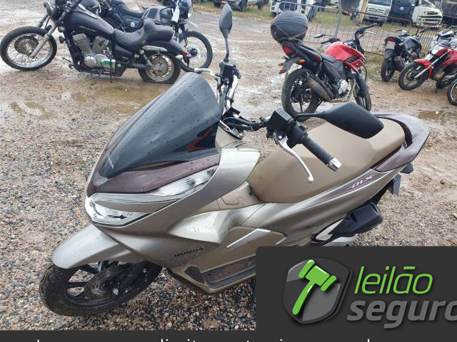 LOTE 001 HONDA PCX 150 DLX 2022