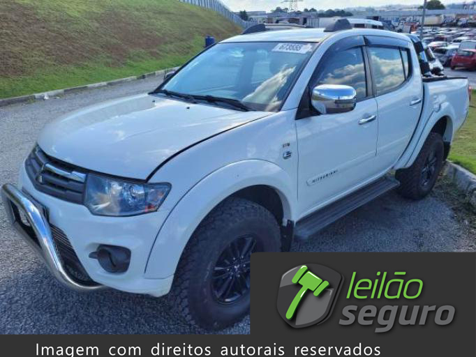 LOTE 021  MITSUBISHI L200 TRITON 2016