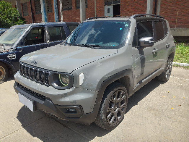 LOTE 003 RENEGADE S T2704X4 2022/2022 