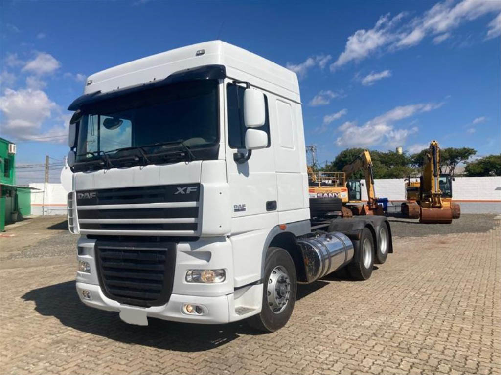 LOTE 001 DAF XF 105 FTS 460 6X2 