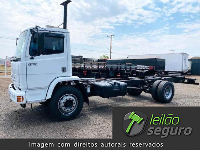 LOTE 002 MERCEDES BENZ